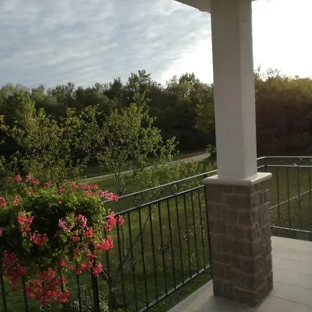 Apartment Apartman Bass Livade